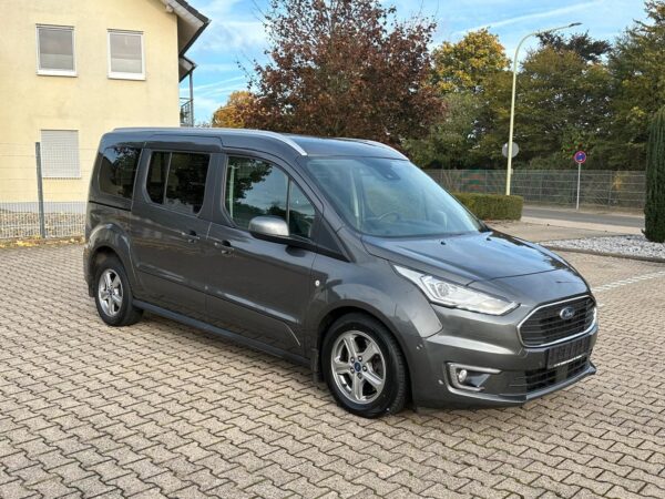 2018 Ford Grand Tourneo